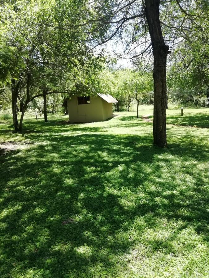 הוילה הודספרויט Shumba Safari Bush Camp מראה חיצוני תמונה